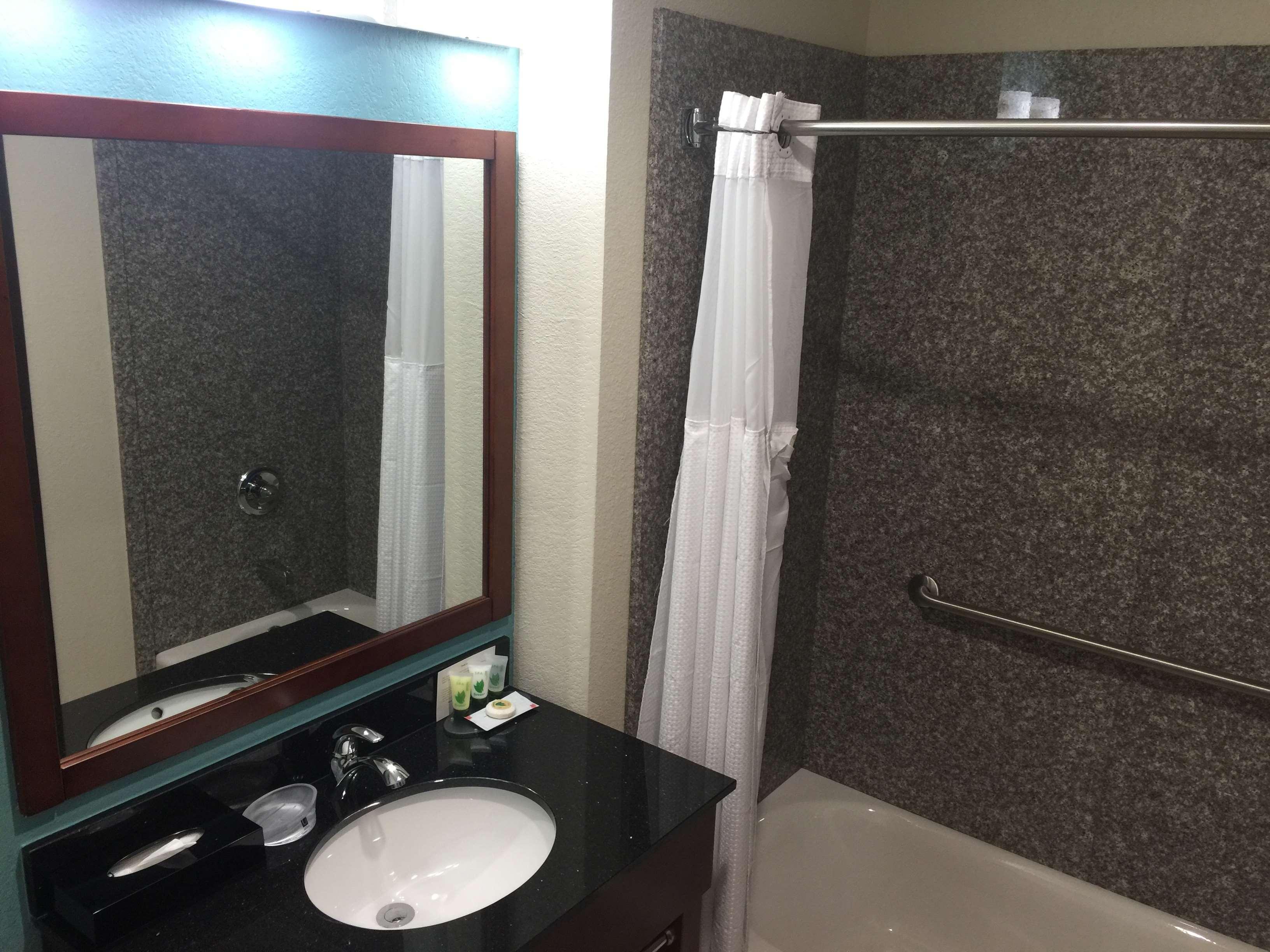 Best Western Plus/Executive Residency Elk City Hotel