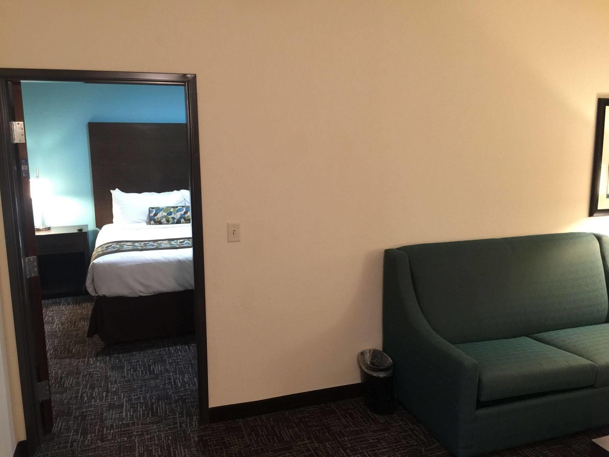 Hotel Best Western Plus/Executive Residency Elk City 3*