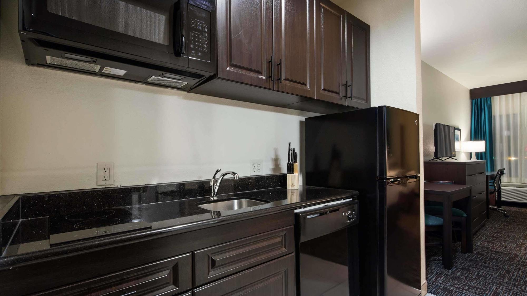Western Plus/executive Residency Elk Hotel